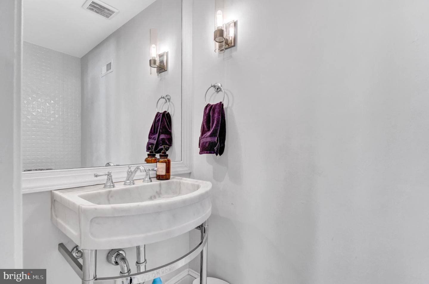 7601 Persimmon Tree Lane photo 9