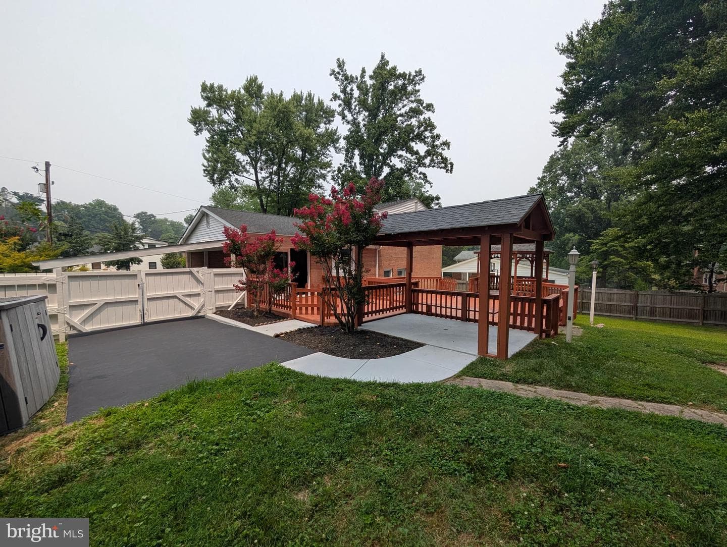 2704 Weller Road photo 6