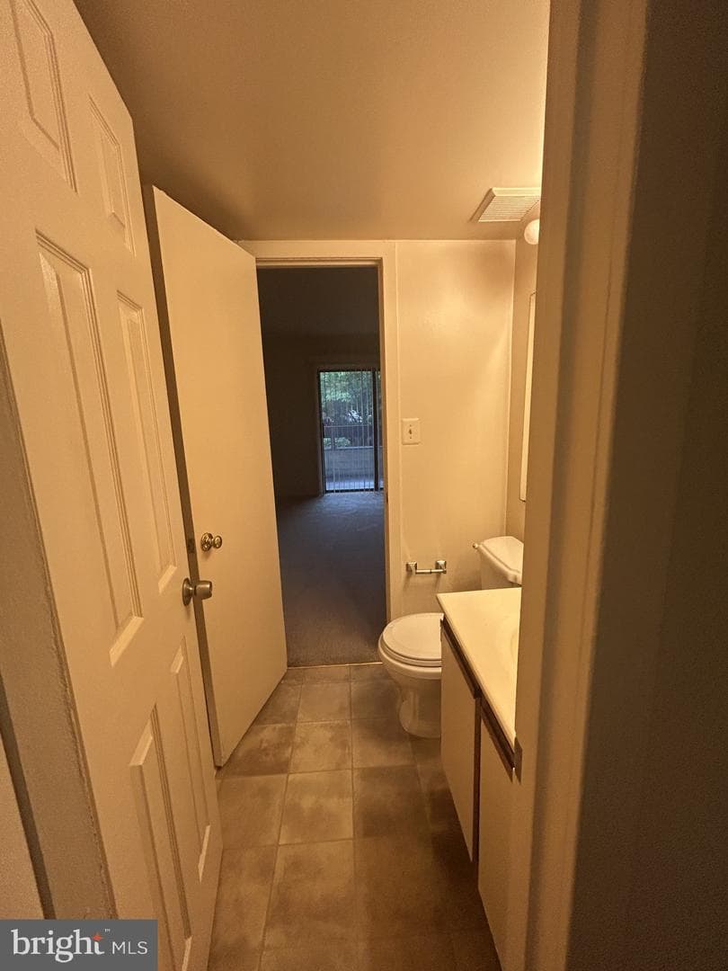18430 Bishopstone Court #305 photo 5