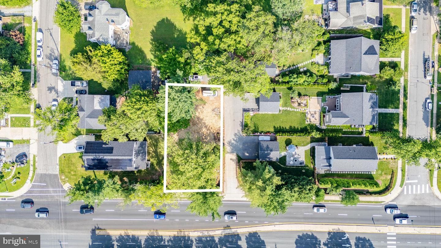 907 Maple Avenue, Rockville