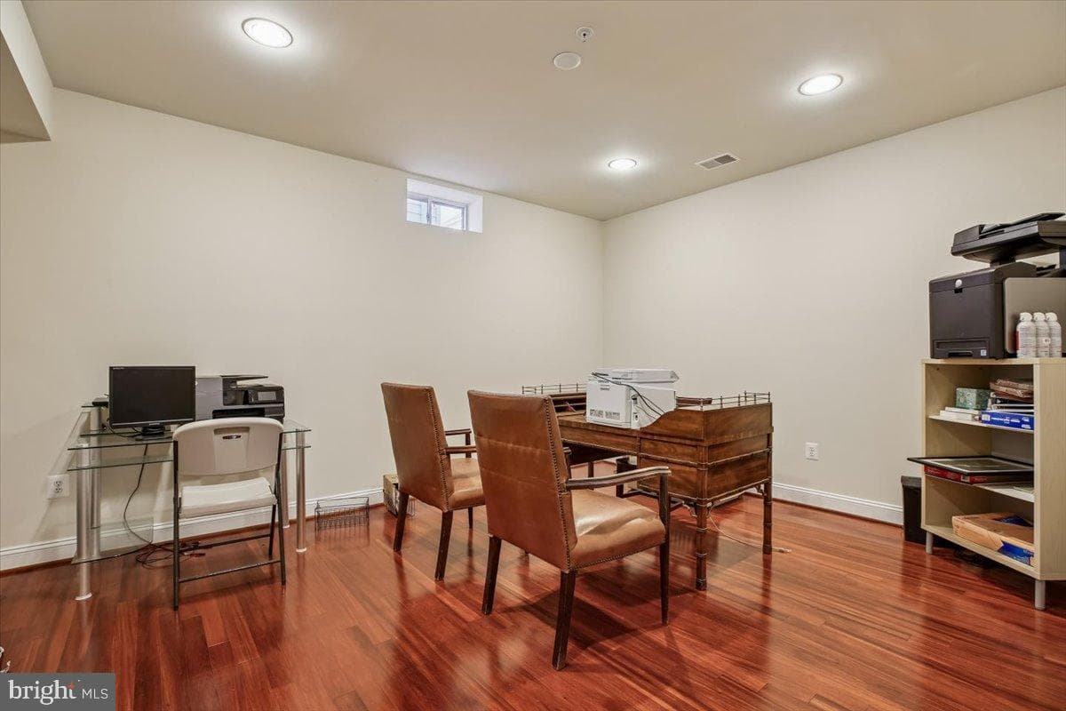 211 Jersey Lane photo 28