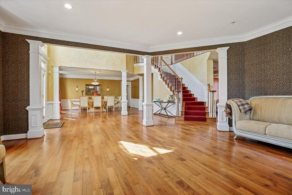 211 Jersey Lane photo 4