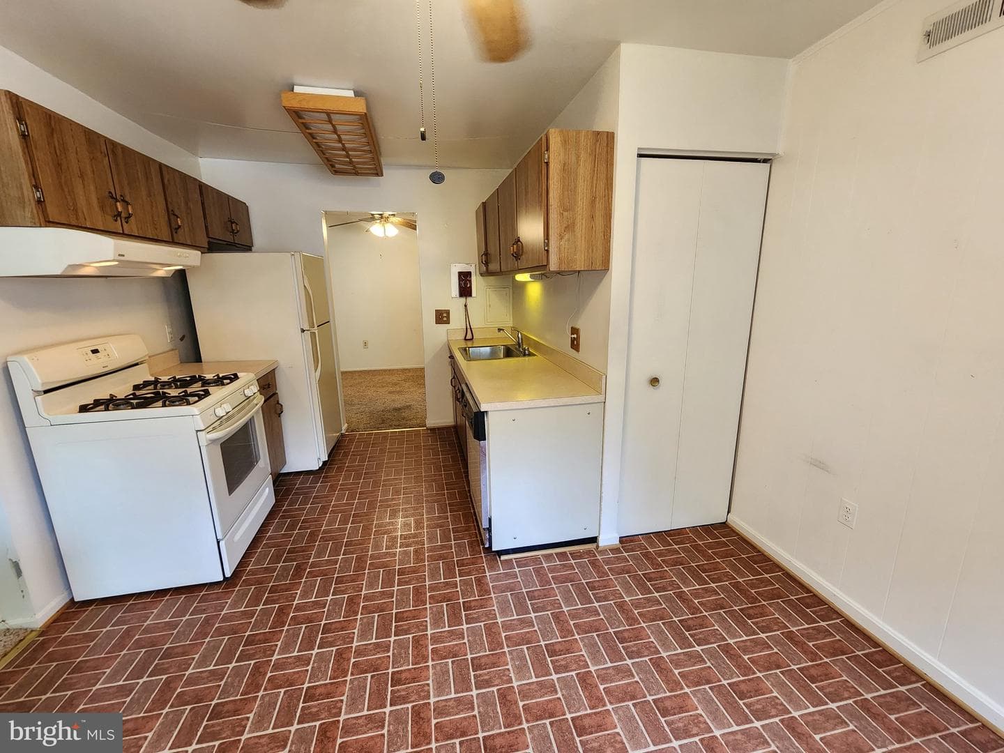 884 College Parkway #302 photo 10