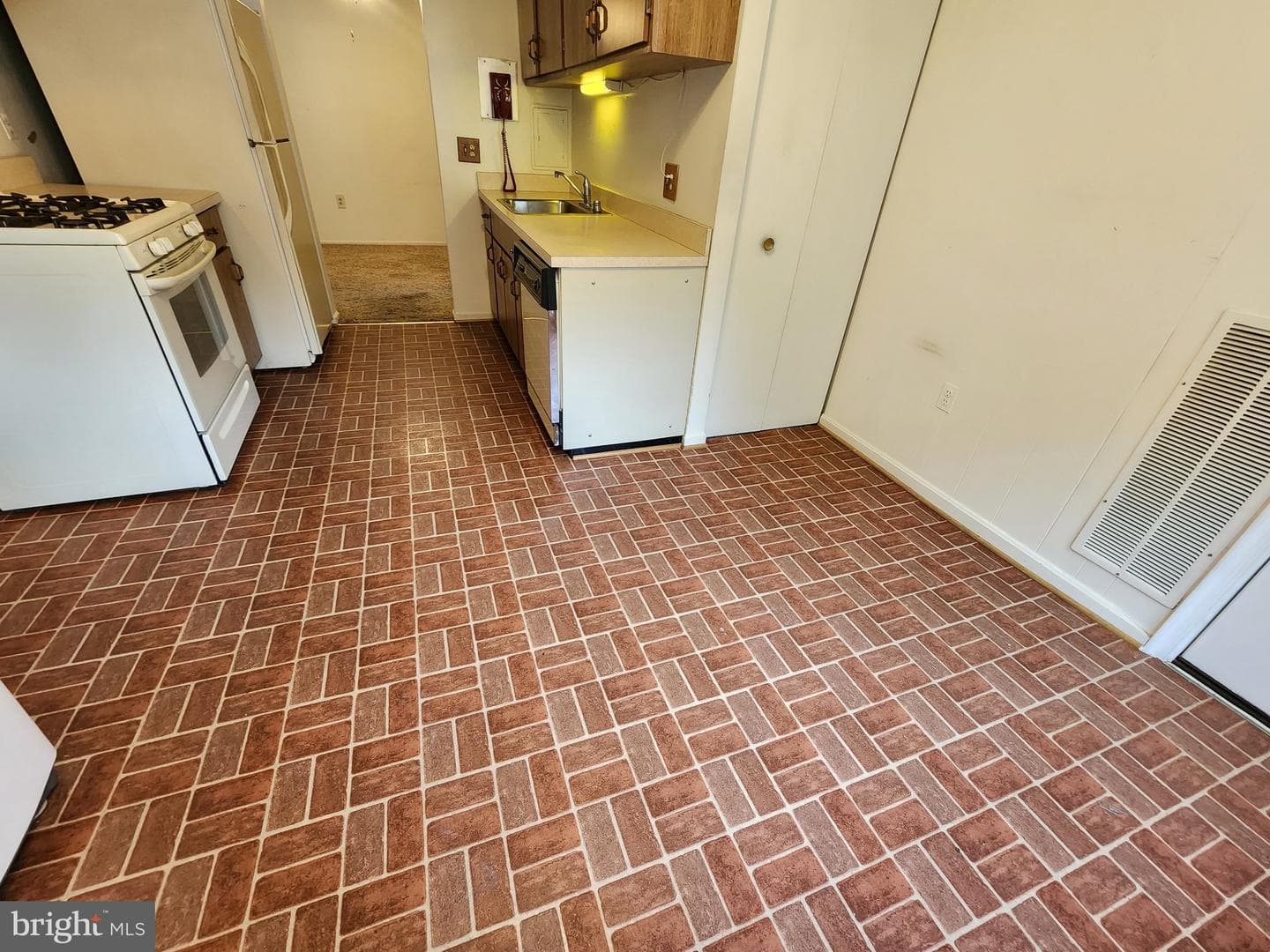 884 College Parkway #302 photo 11