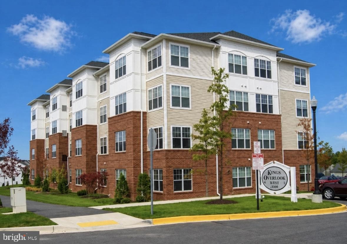 14241 Kings Crossing Blvd # 311, Boyds