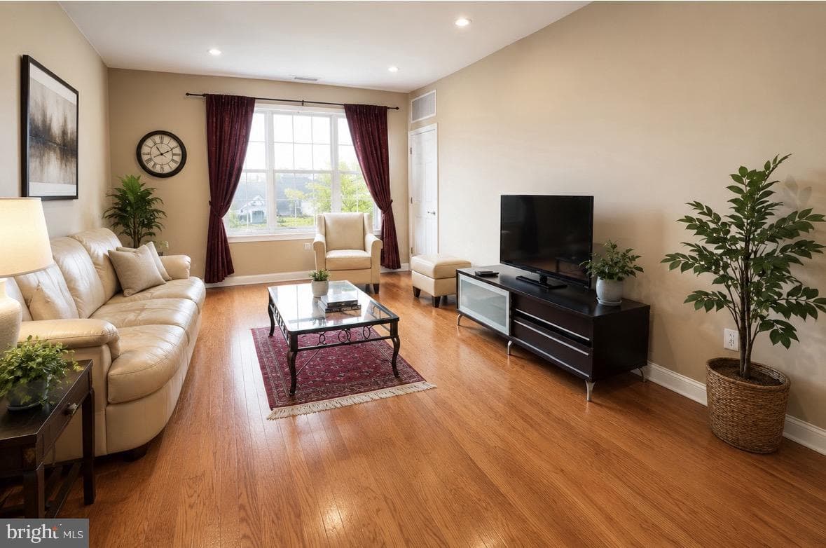 14241 Kings Crossing Blvd # 311 photo 4