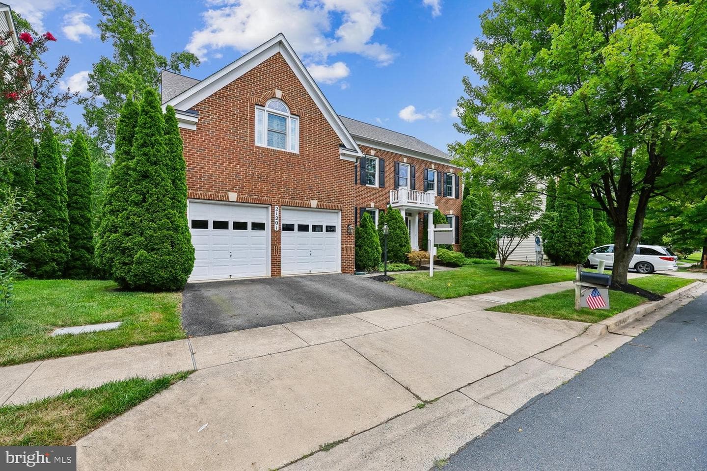 21201 Hickory Forest Way photo 3