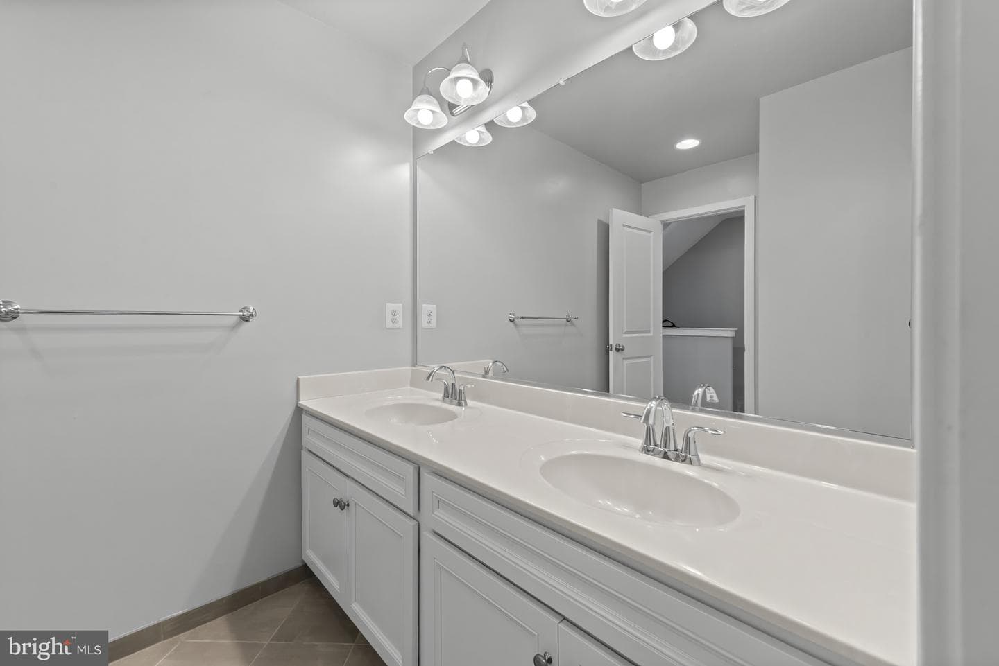 12613 Macaulay Street photo 28
