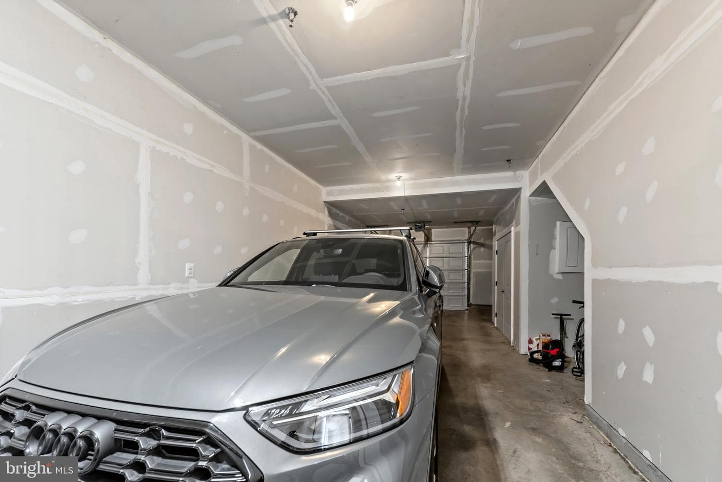 12613 Macaulay Street photo 41