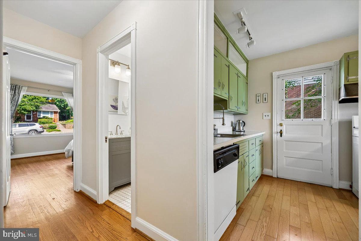 10404 Amherst Avenue photo 14