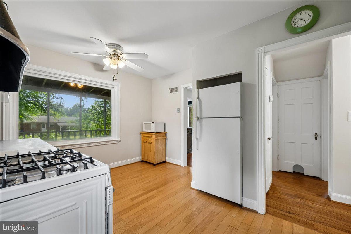 10404 Amherst Avenue photo 16