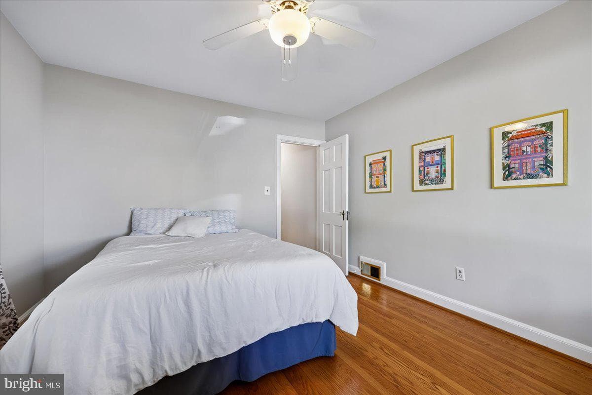 10404 Amherst Avenue photo 20