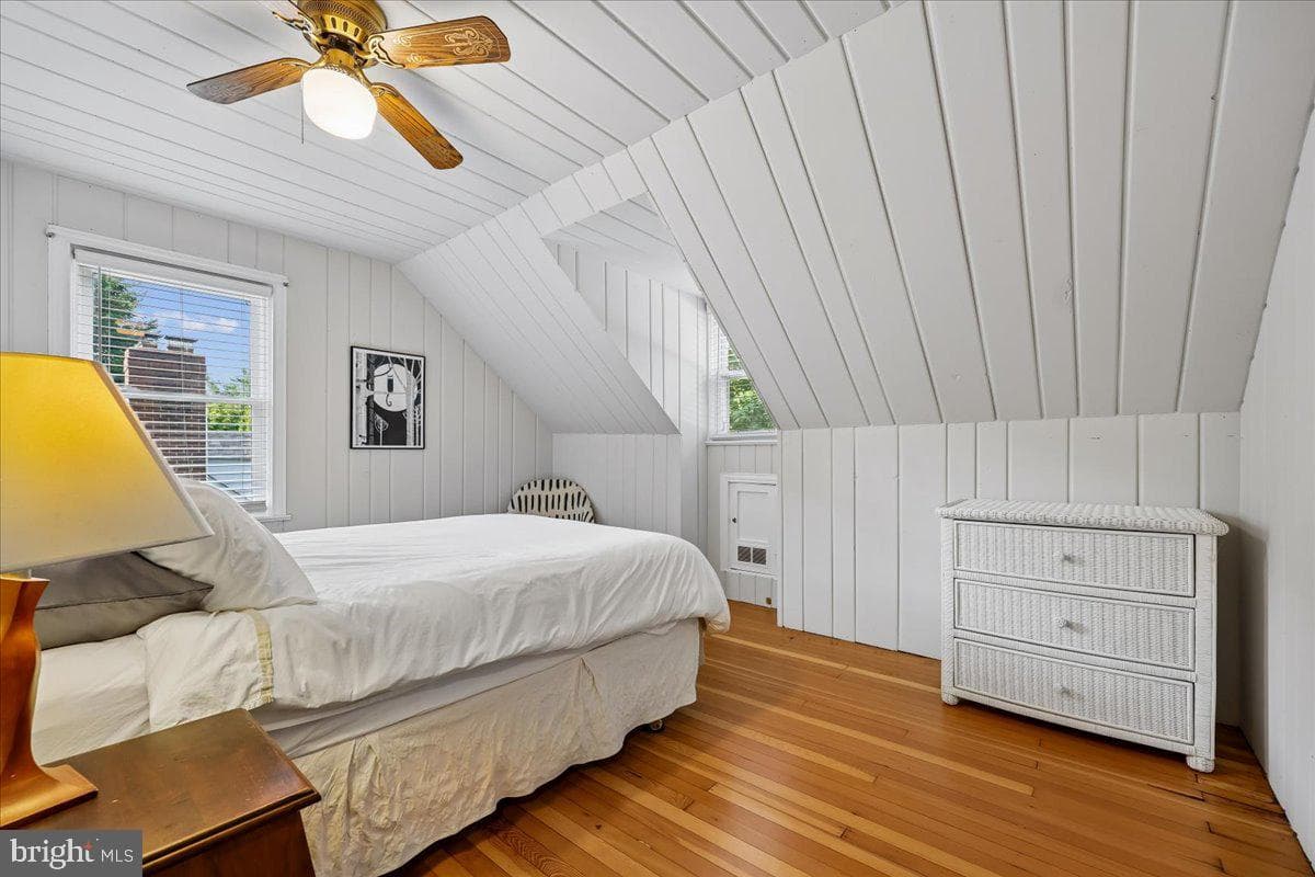 10404 Amherst Avenue photo 25