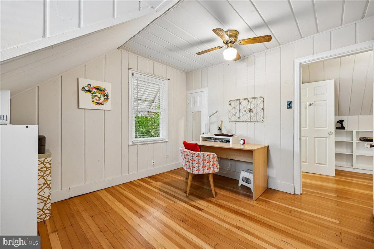 10404 Amherst Avenue photo 32