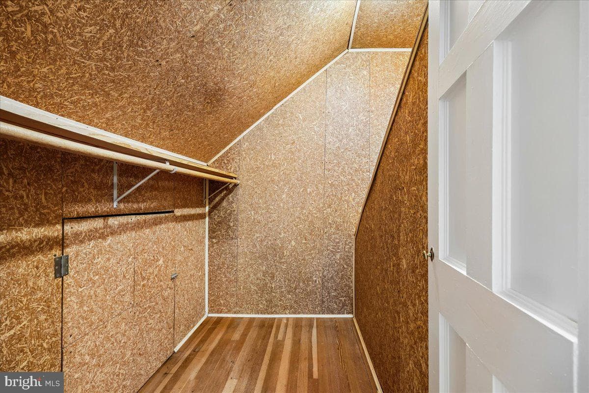 10404 Amherst Avenue photo 41