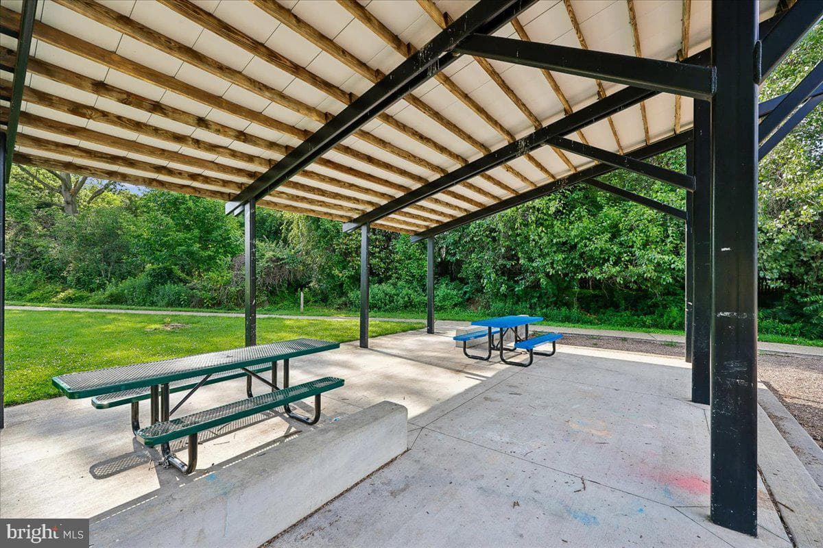 10404 Amherst Avenue photo 48