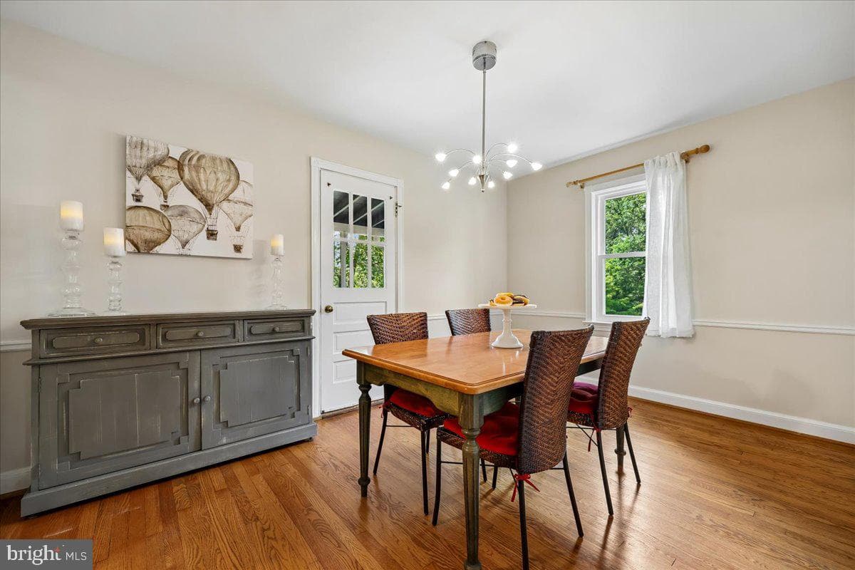 10404 Amherst Avenue photo 9