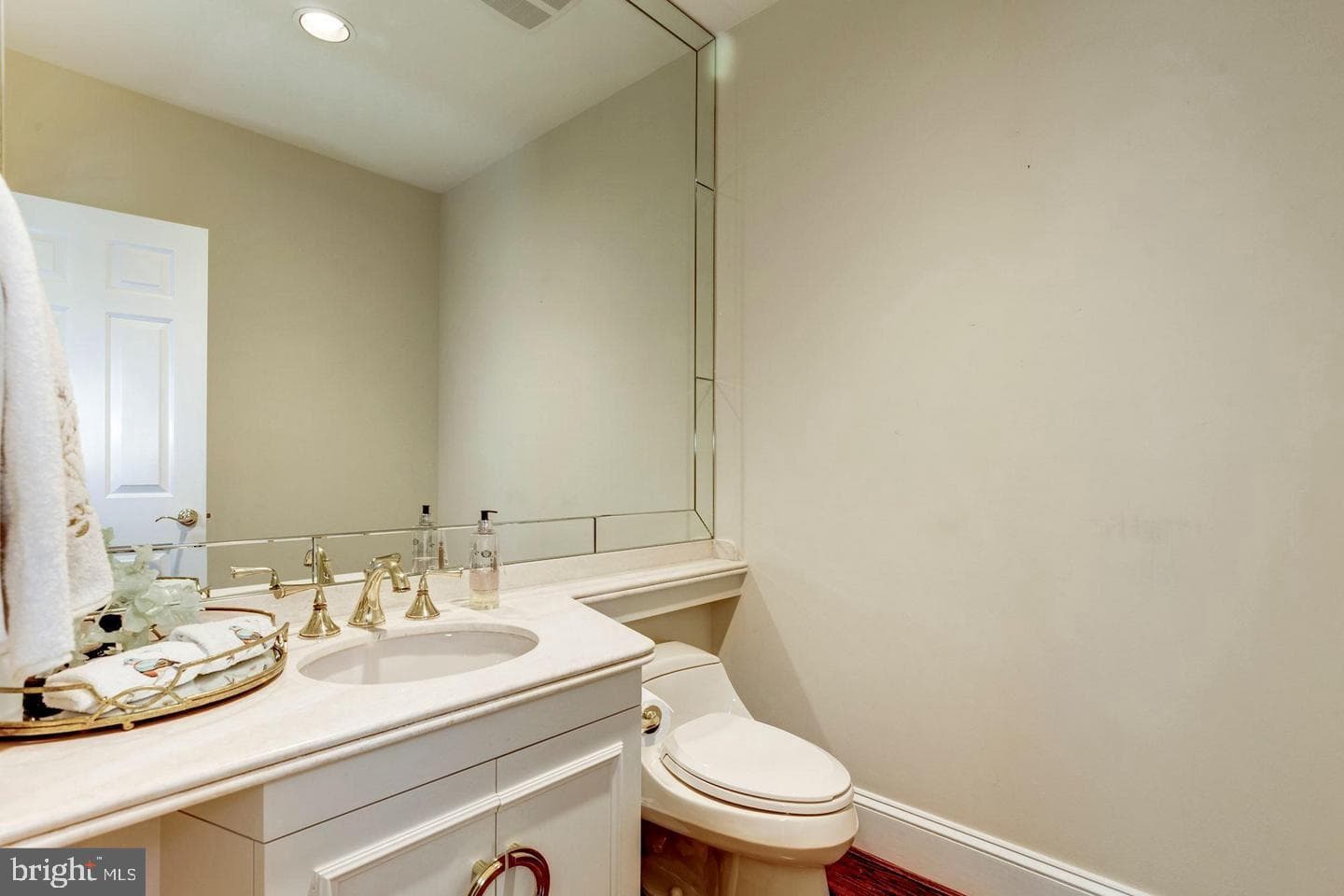 9909 Avenel Farm Drive photo 22