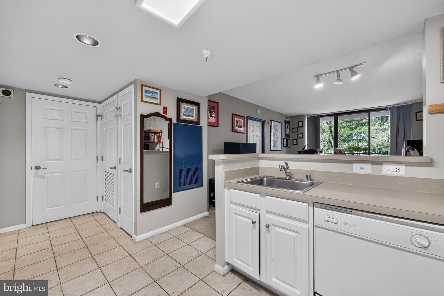 11710 Old Georgetown Road #225 photo 8