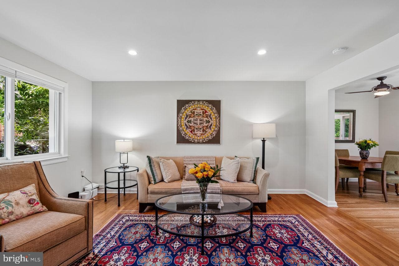 8429 Farrell Drive photo 4