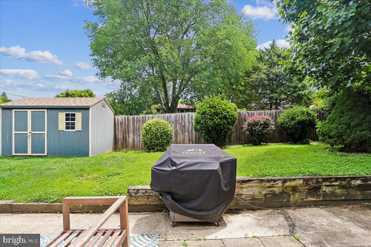 10123 Capitol View Avenue photo 22