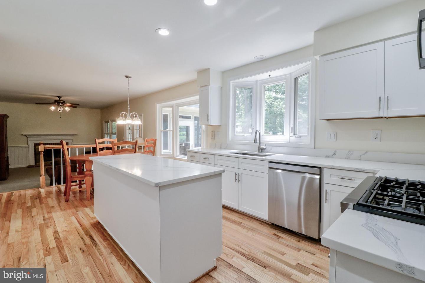 4224 Thorncroft Terrace photo 4
