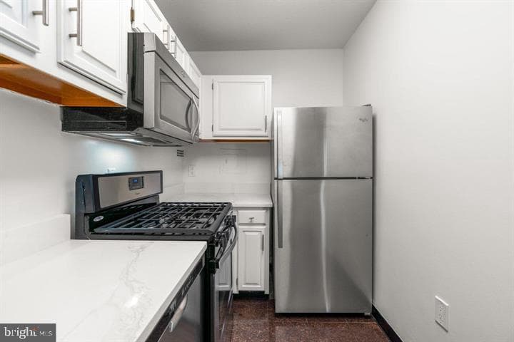 4242 East-West Highway #809 photo 3