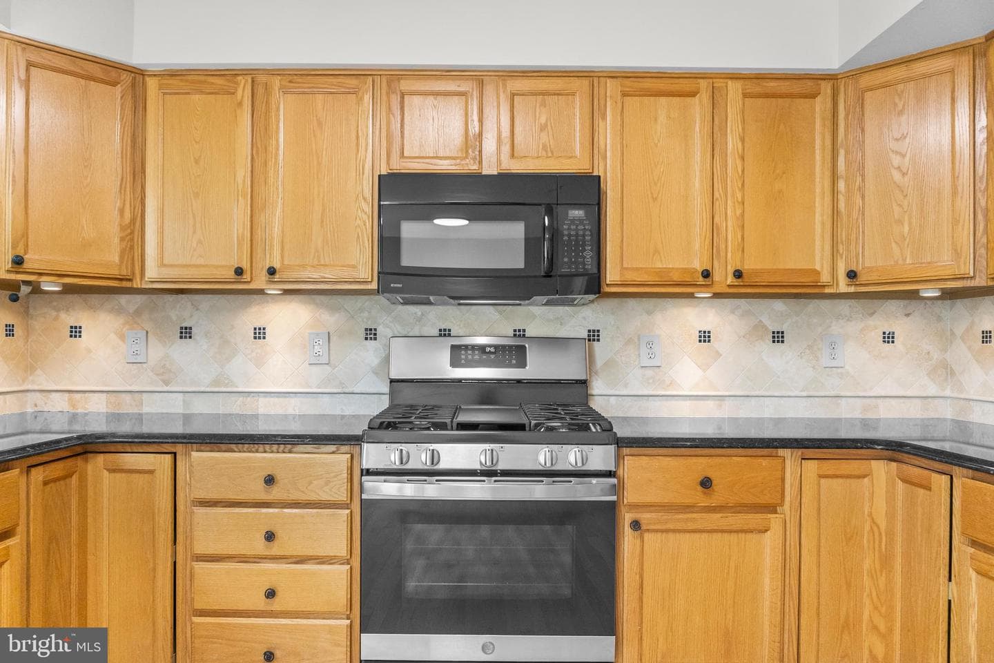 2901 Clovercrest Way photo 9
