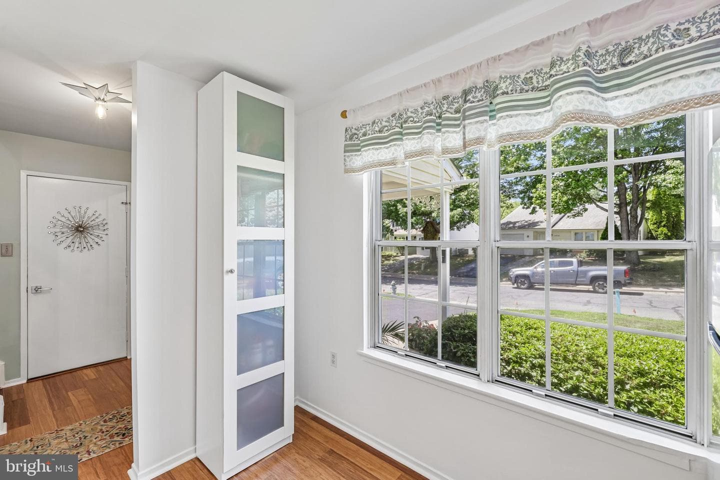 20541 Neerwinder Street photo 9