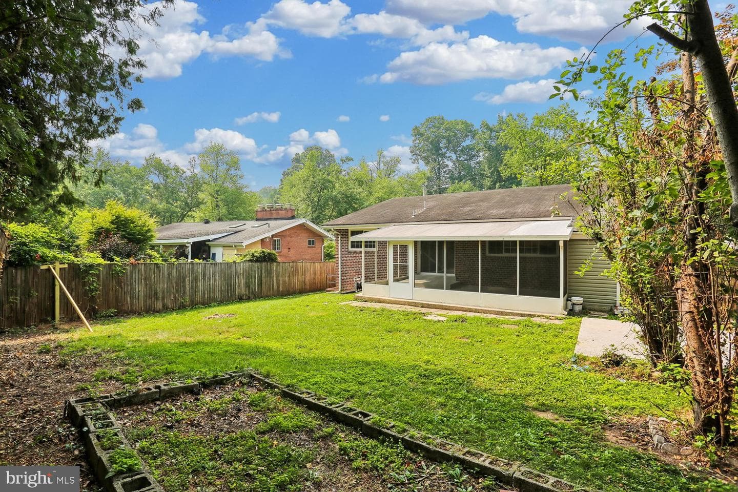 811 Kenbrook Drive photo 14