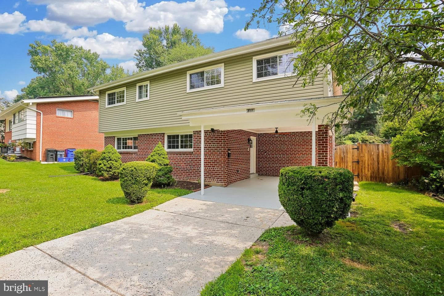 811 Kenbrook Drive photo 3