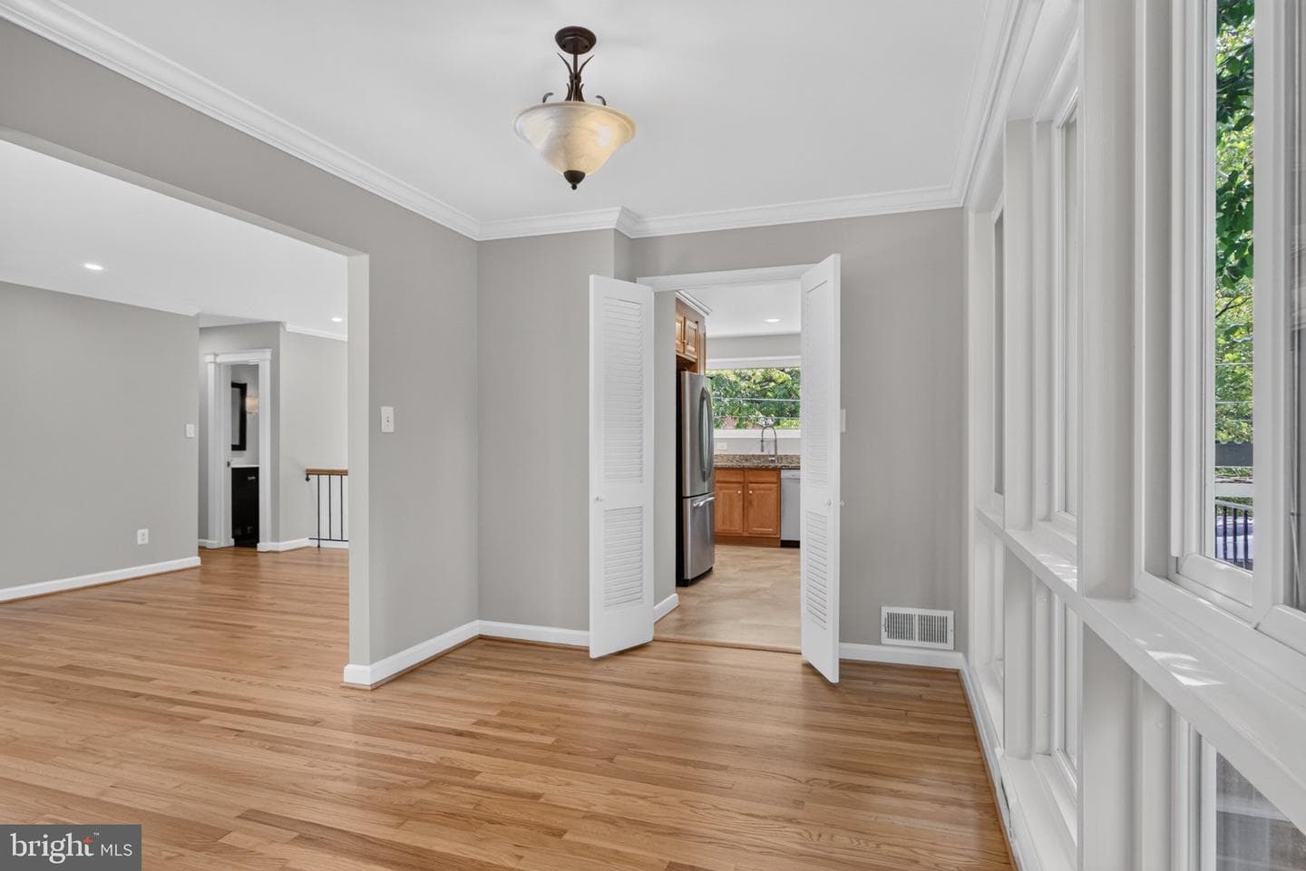 10228 Hatherleigh Dr photo 14