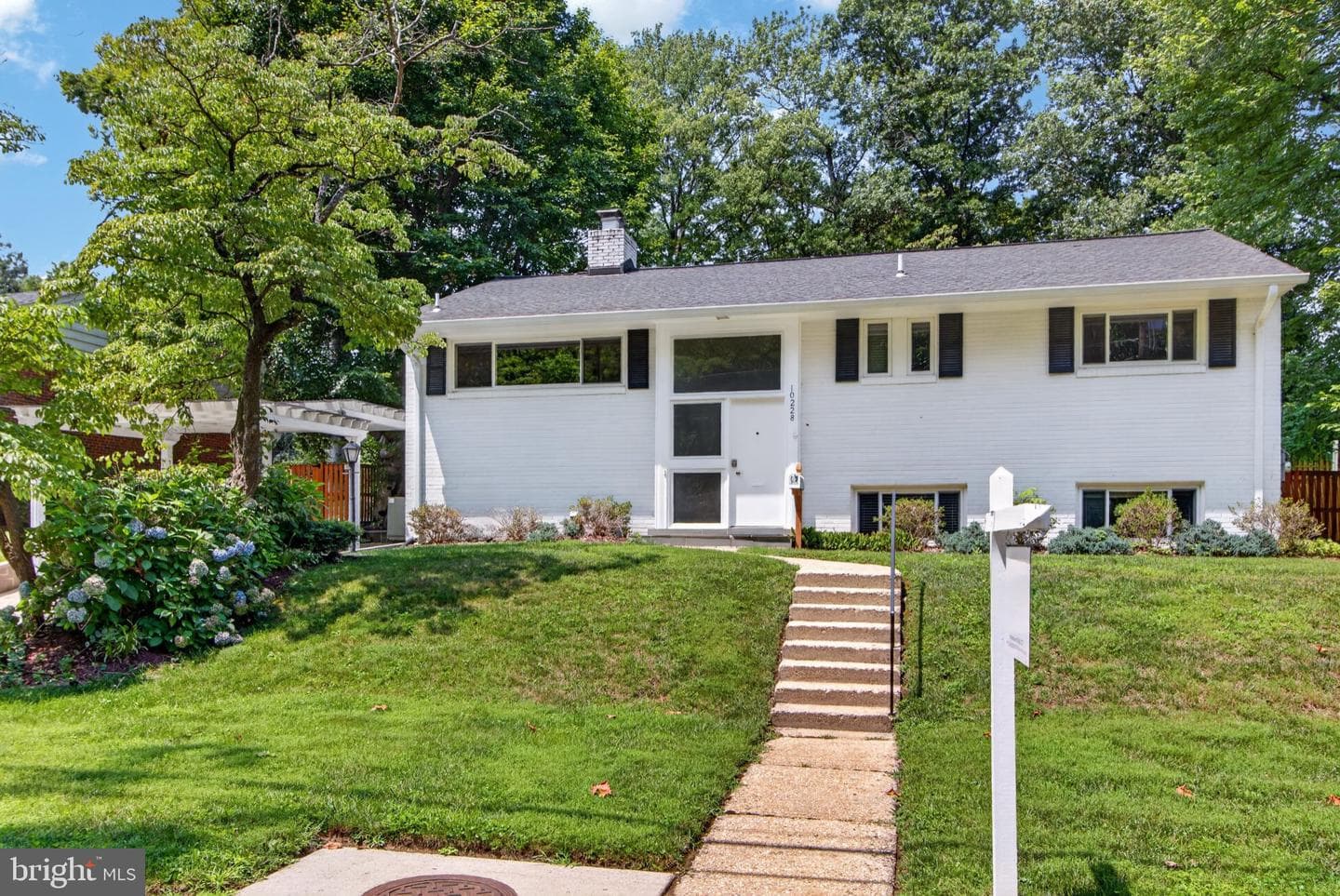 10228 Hatherleigh Dr photo 2