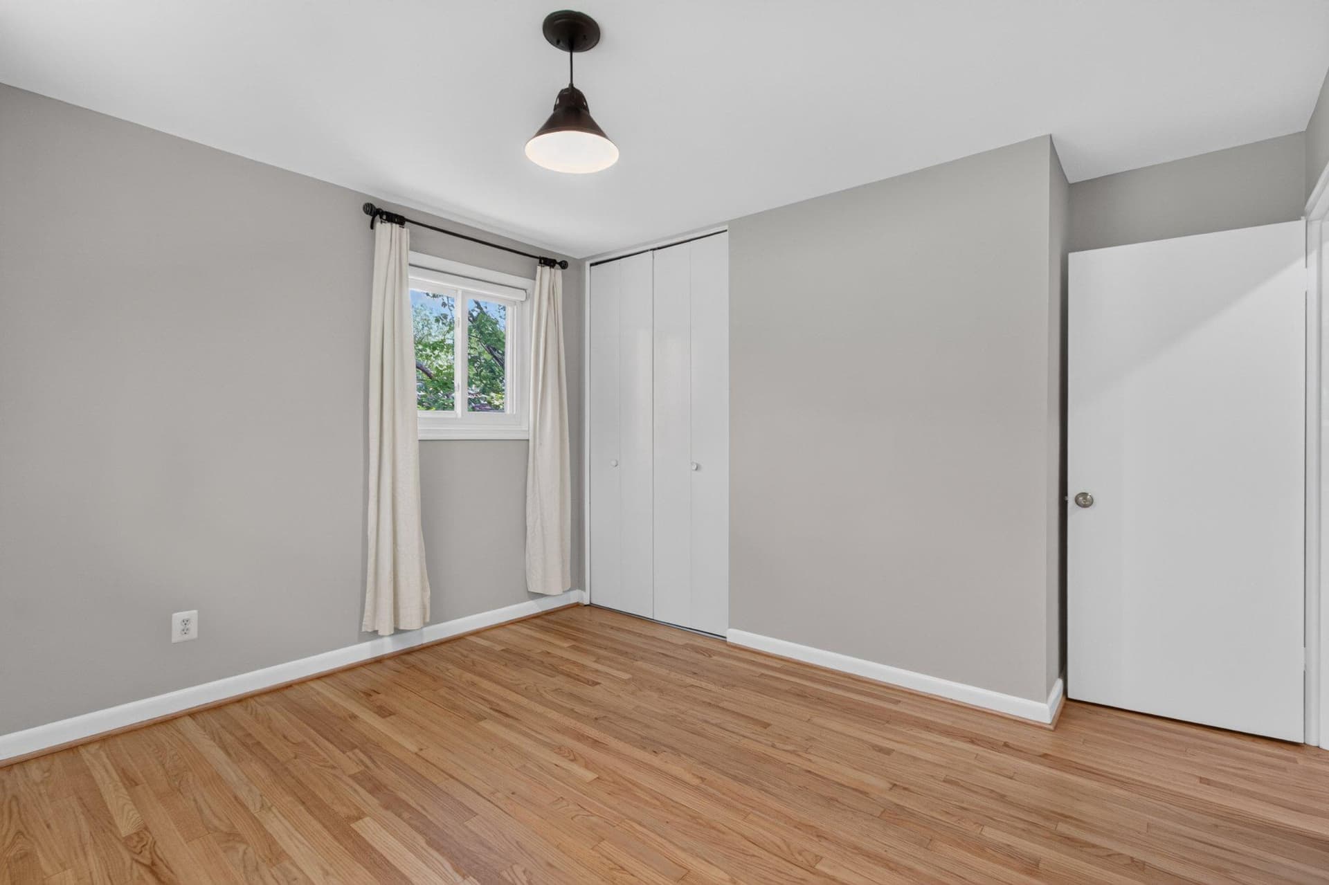10228 Hatherleigh Dr photo 34