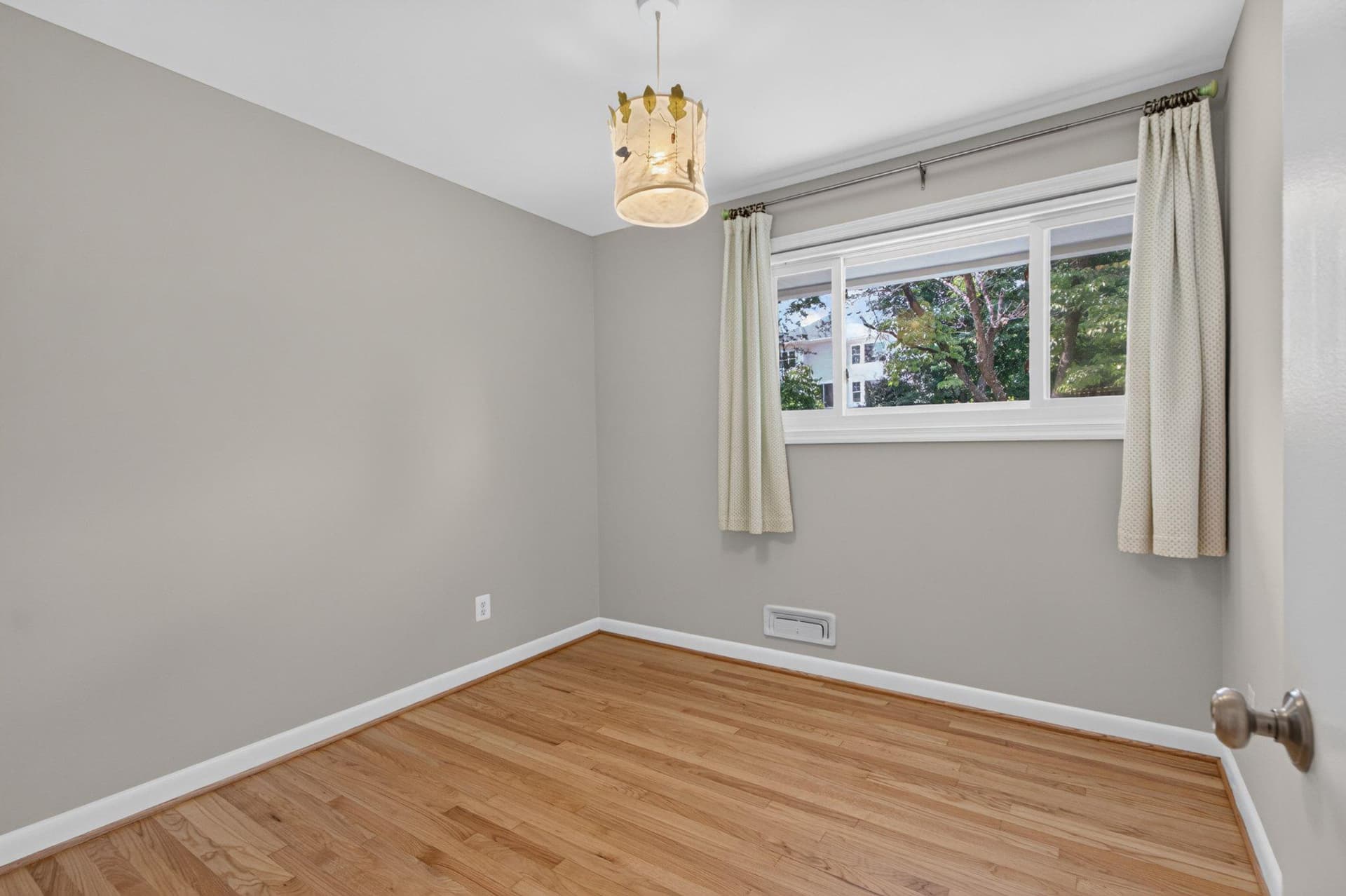 10228 Hatherleigh Dr photo 35