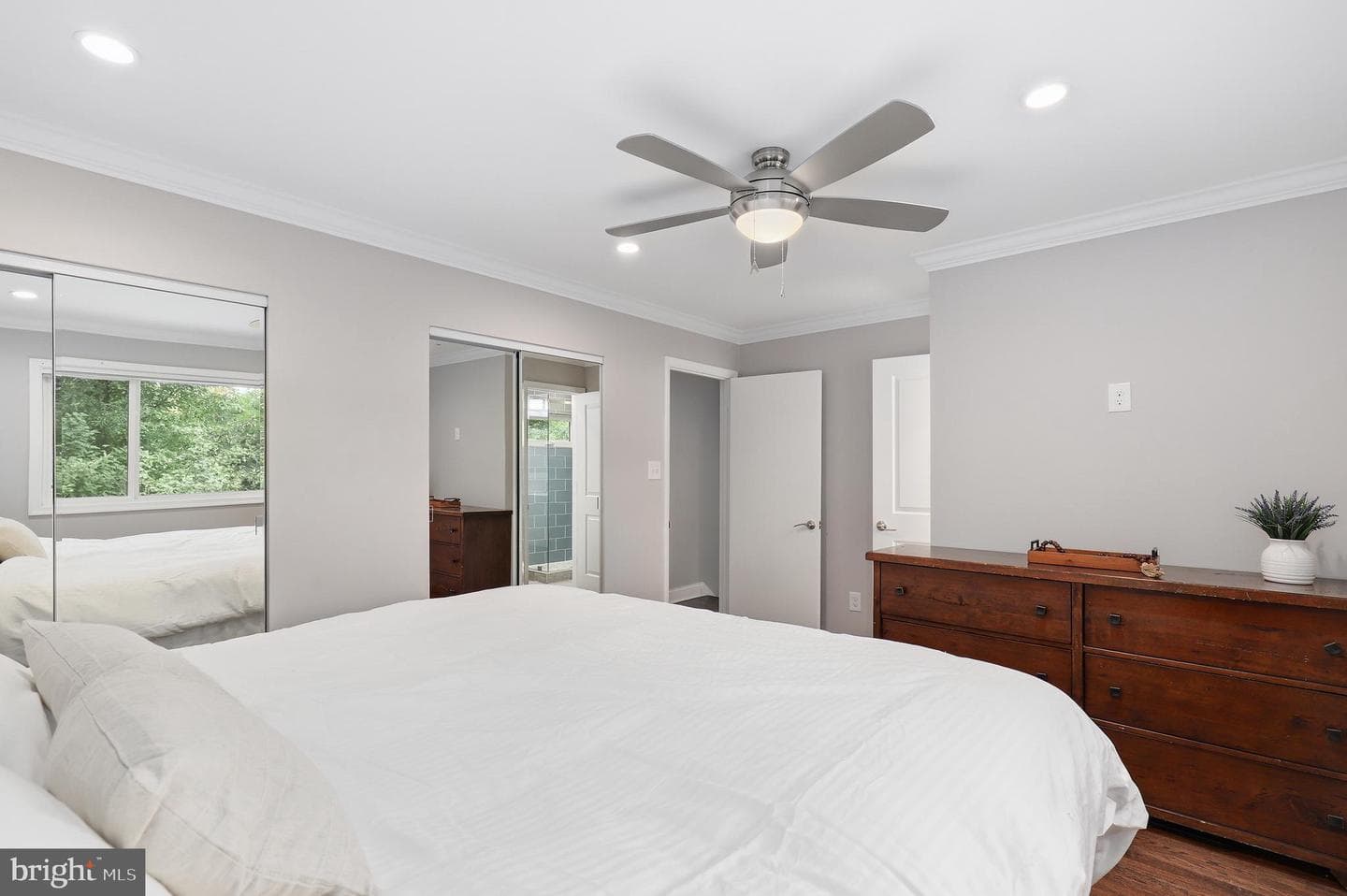 6401 Greentree Road photo 21