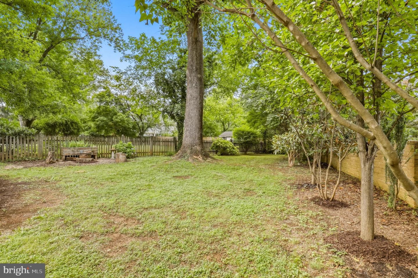 6401 Greentree Road photo 46