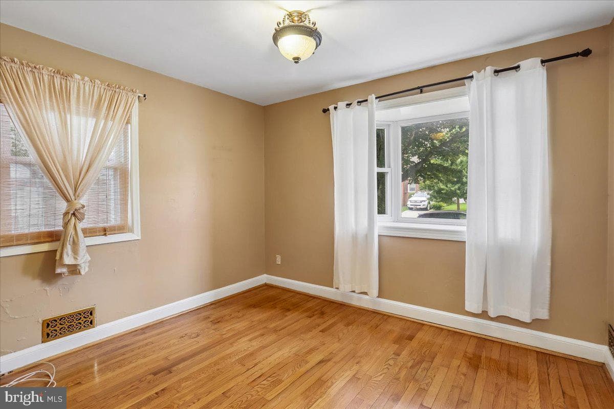 2806 Hardy Avenue photo 10