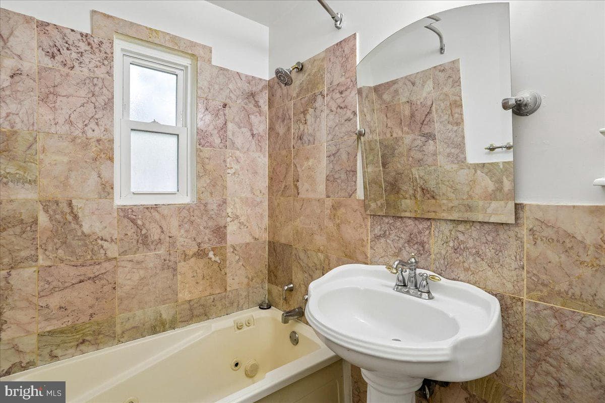 2806 Hardy Avenue photo 12
