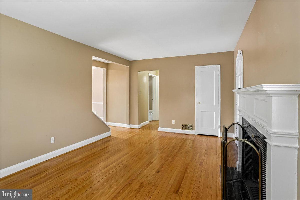 2806 Hardy Avenue photo 3