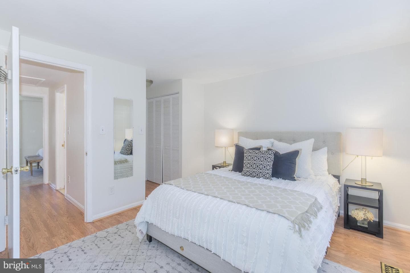 20528 Strath Haven Drive photo 9