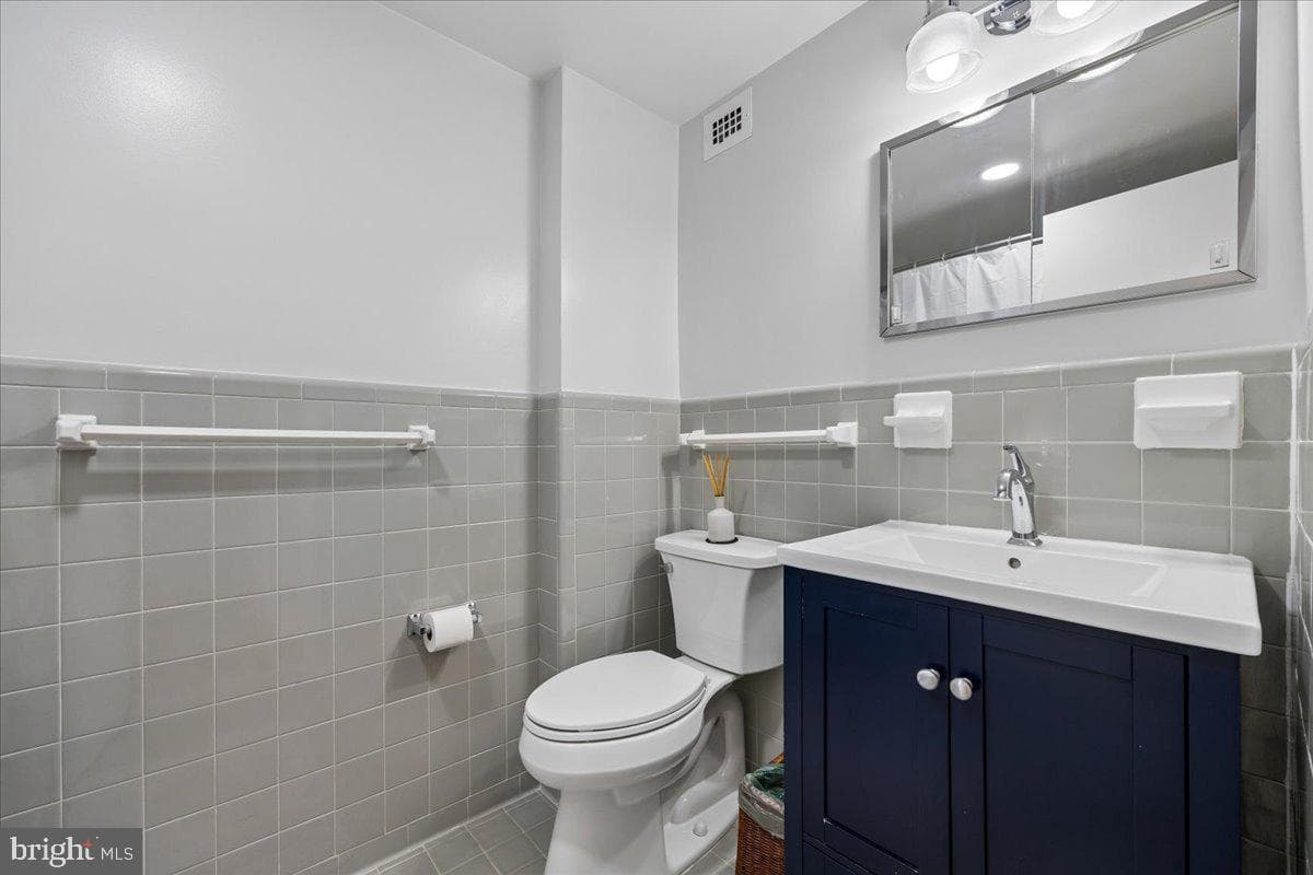 10201 Grosvenor Place #1009 photo 31