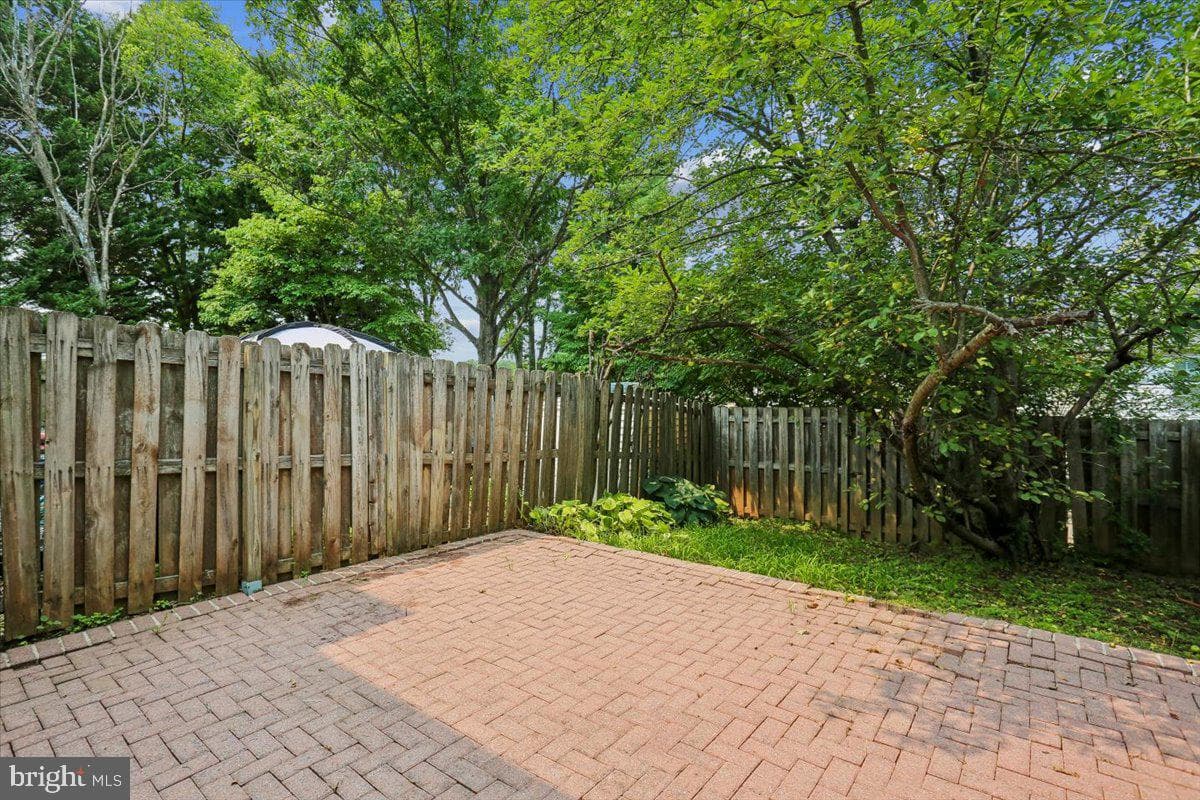 11 Teaneck Court photo 4