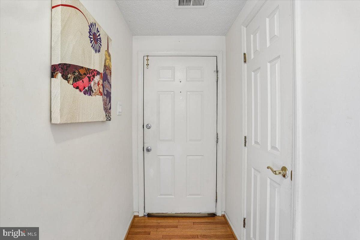 11 Teaneck Court photo 5
