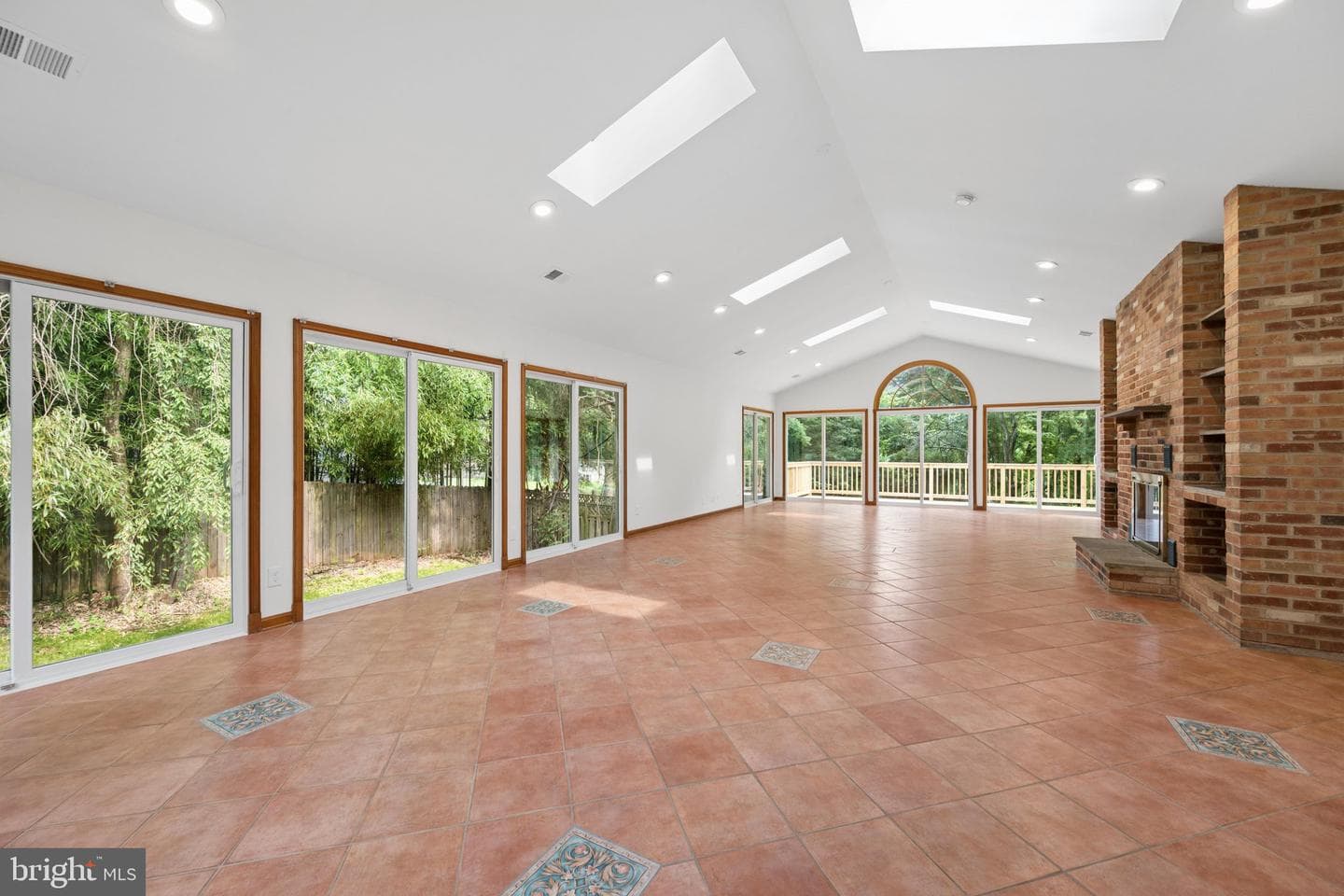 13715 Lewisdale Road photo 10