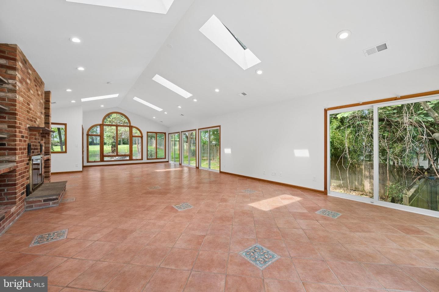 13715 Lewisdale Road photo 12