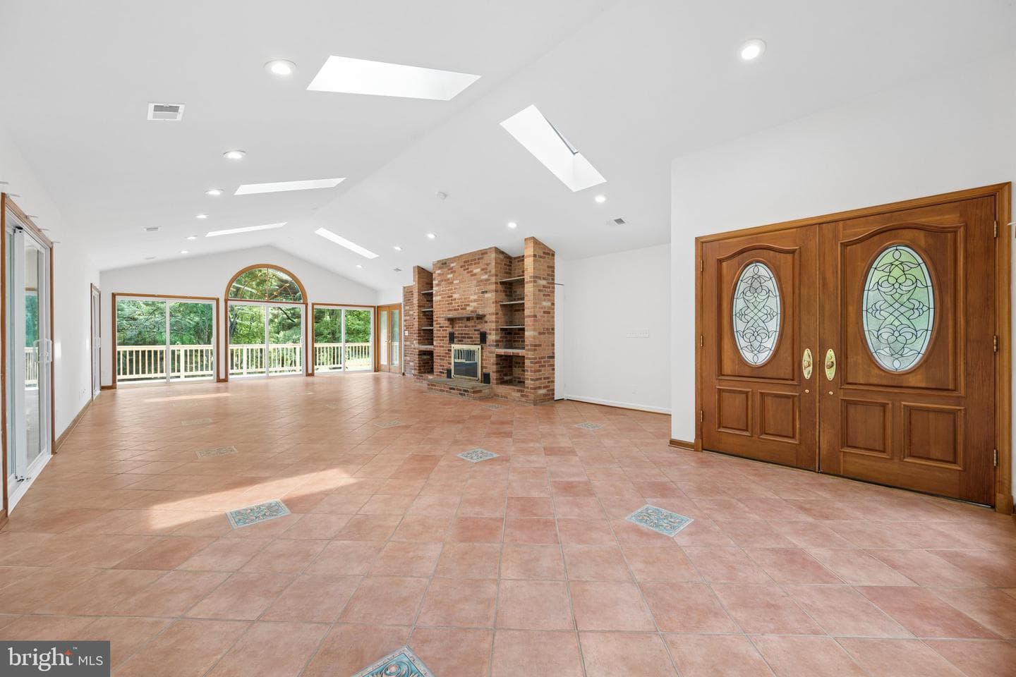 13715 Lewisdale Road photo 8