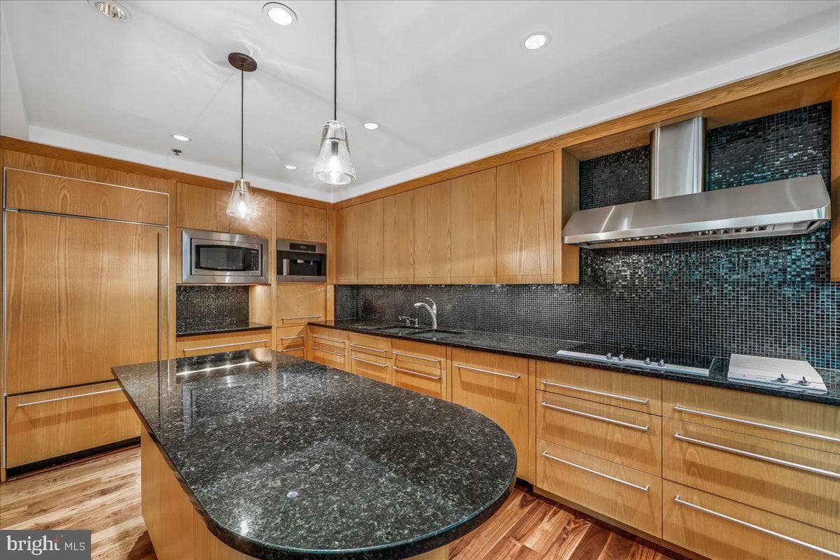 5610 Wisconsin Avenue #103 photo 11