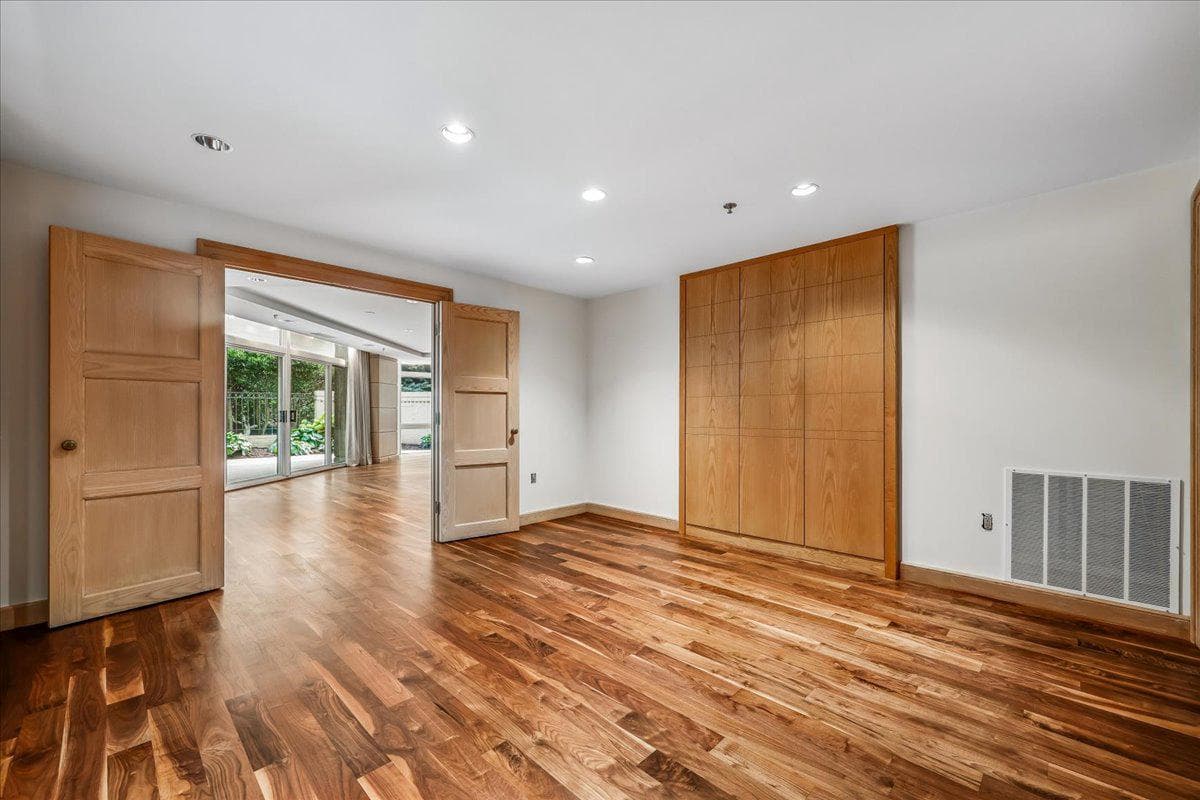 5610 Wisconsin Avenue #103 photo 17