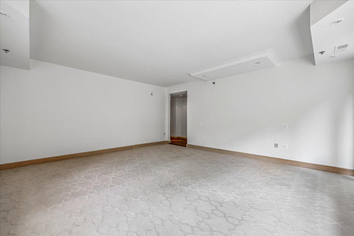 5610 Wisconsin Avenue #103 photo 43